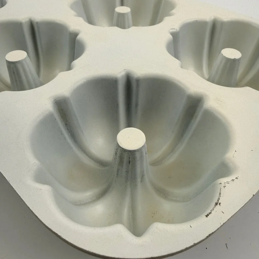 Vintage Nordic Ware Avocado Bundt-Lette Pan w/ Box Mini Bundt Cakes